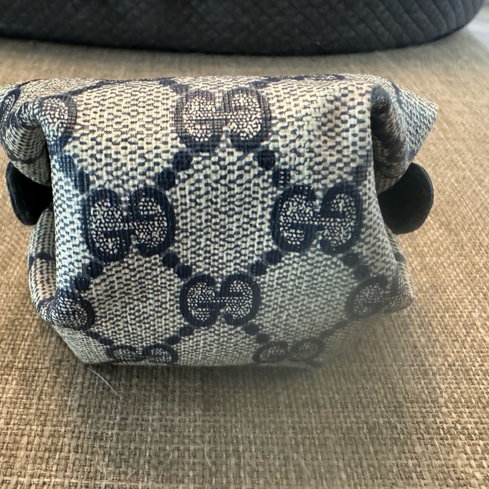Vintage Gucci navy coin purse - Picture 2 of 4